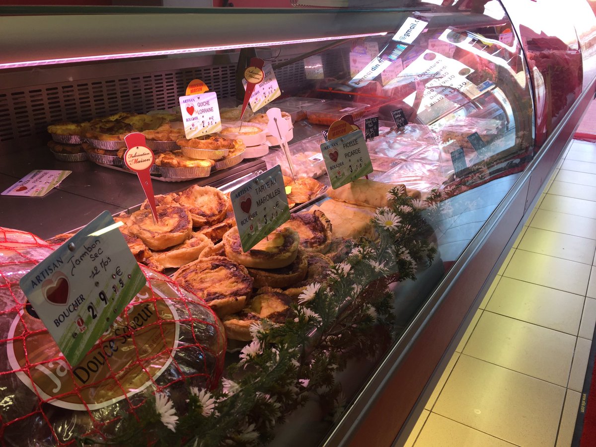 JulienDive's tweet photo. Les commerçants de proximité sont des passionnés qu'il faut protéger ! Échanges avec le boucher-traiteur de #Flavy. https://t.co/kveObRVfCe