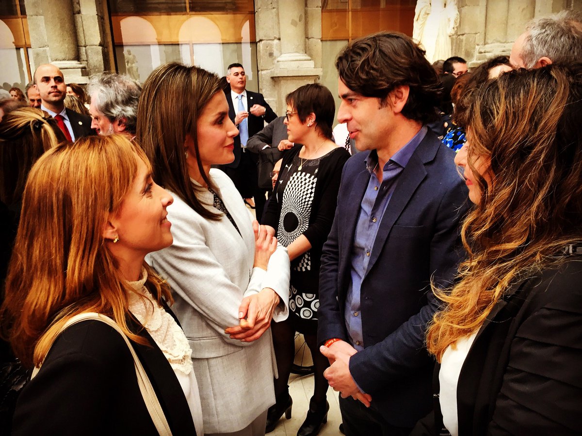 Madreperlaong's tweet photo. Esta mañana hemos estado en el acto de @FEDER_ONG con Doña Letizia y con nuestro genial embajador Eduardo Noriega #RaroSeríaRendirse https://t.co/EXfUfacNve