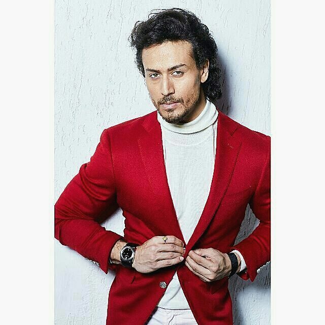  happy birthday my sweetie pie my hero mr tiger shroff loveee u so much baby........my world,,,,,, 