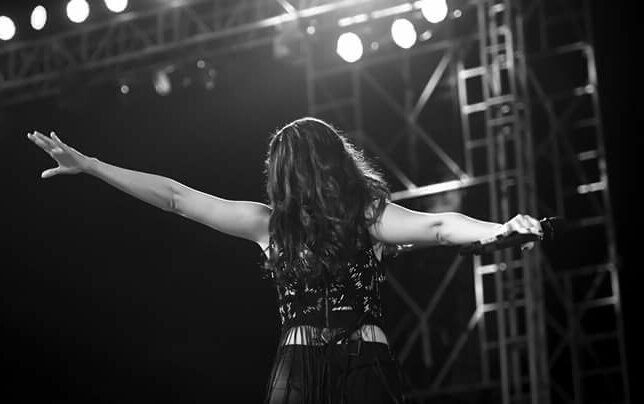 Start messageing Using * Happy Birthday Shraddha Kapoor * in ur messages! 
Lets go! 