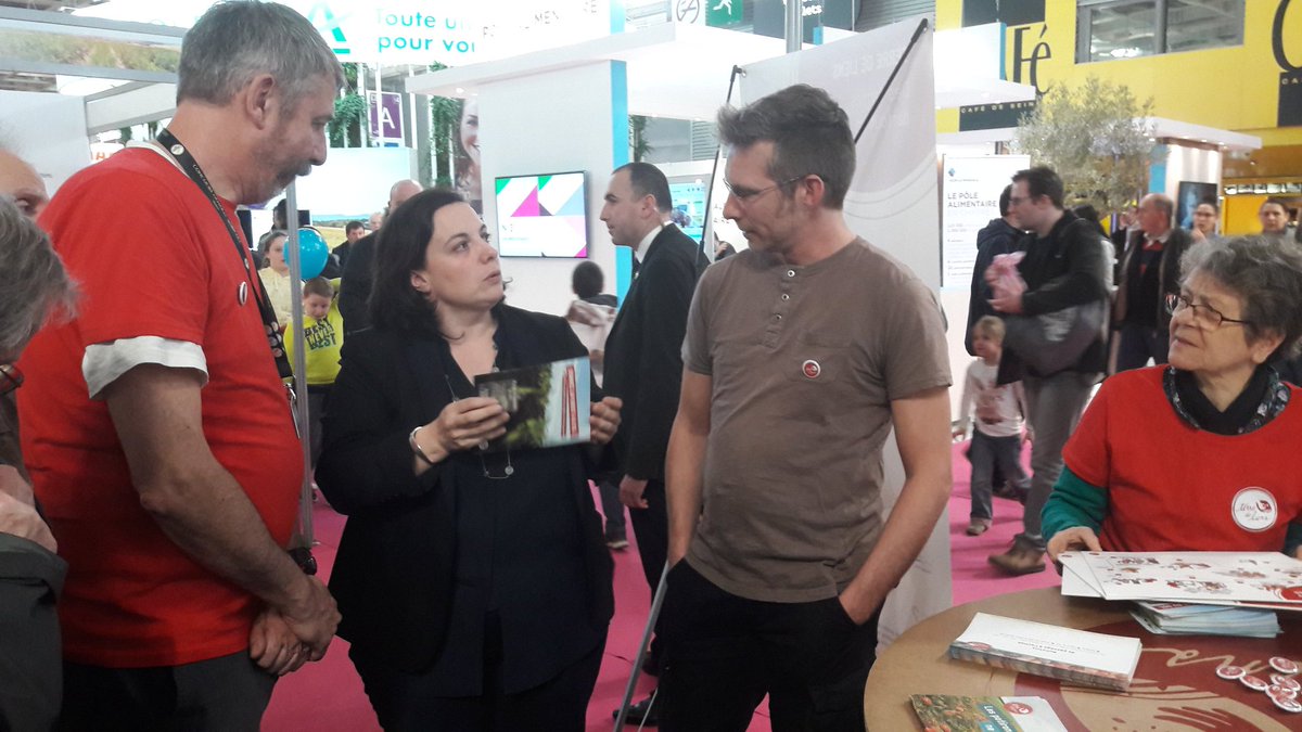 Emmanuelle Cosse tweet media