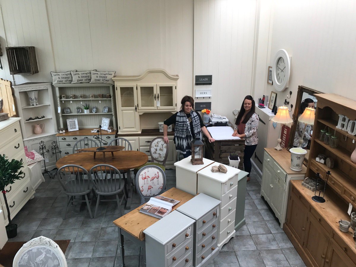 ghhc_fundraiser's tweet photo. Lovely meeting @LoveChairish. Make sure you pop down this Sat for their shop opening!They're donating a % to @GHHospice on sat 💫 #letchworth https://t.co/a678rDsDNx