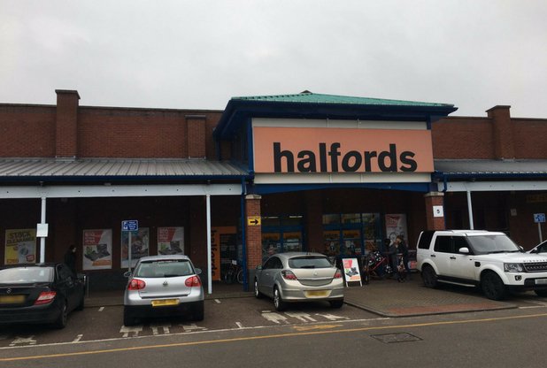 SuttonCDaily's tweet photo. Halfords Sutton Coldfield store to close on March 7th to relocate the next day to Princess Alice Retail Park https://t.co/pLPNpW9JGj https://t.co/VkImBu0zOm