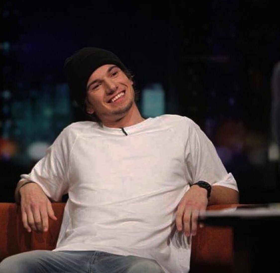 jarpadisart's tweet photo. #ImAddictedToSkam

Perché ti innamori di certi sorrisi https://t.co/yRRIcGs28j