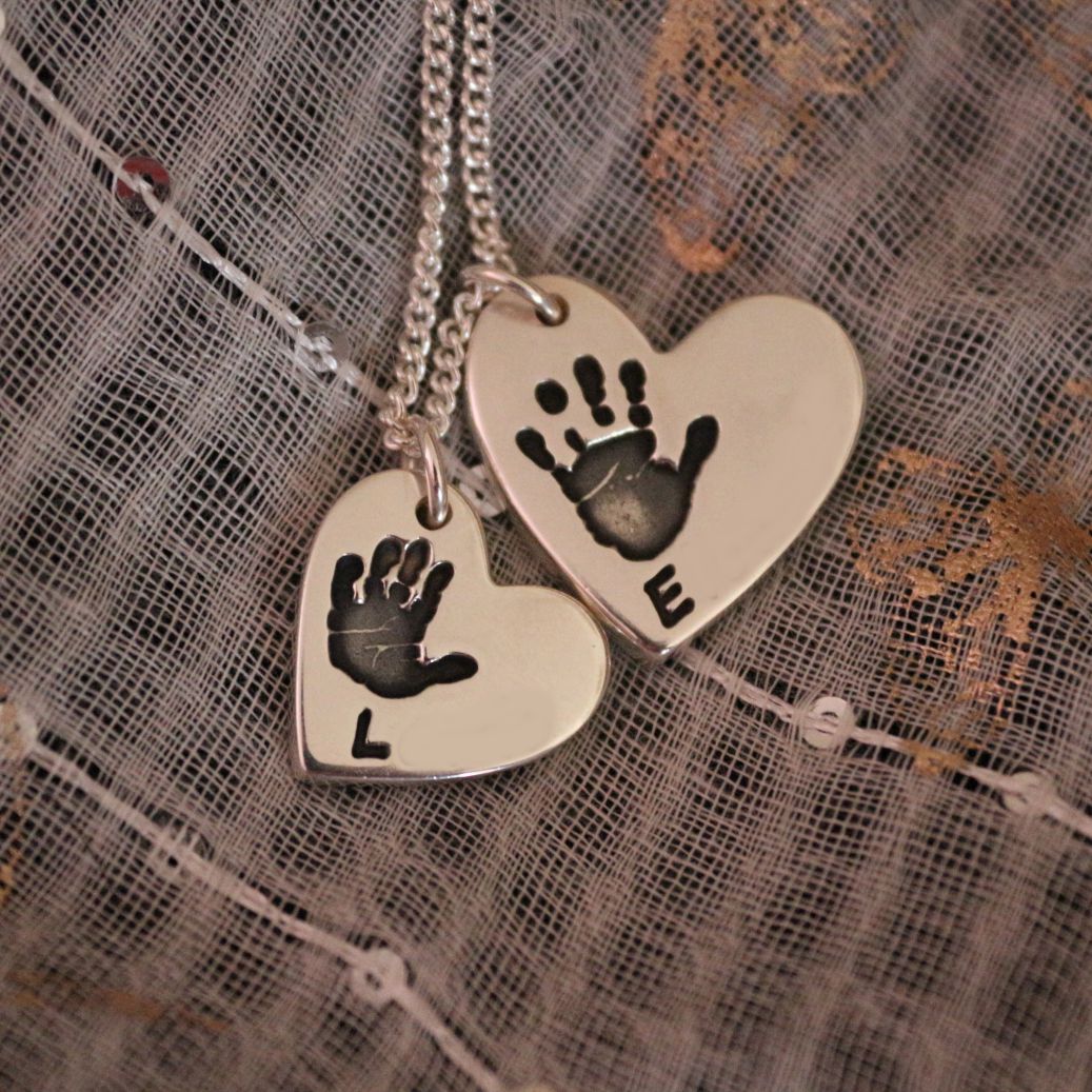 New on the blog today, I review some seriously nice personalise jewellery from <a href="/Bellaandbow/">Bella & Bow</a> #mothersday #giftdeas whingewhingewine.co.uk/2017/03/mother…