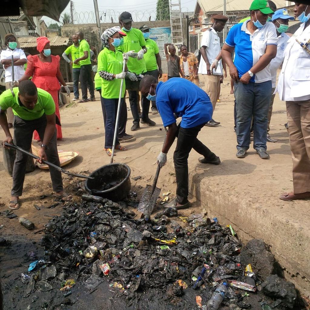 Cleanuplagos's tweet photo. #CleanUp is a must 4 a sustainable development of d environment wit emphasis on aesthetically pleasing environment. https://t.co/t6ThAJPhc7