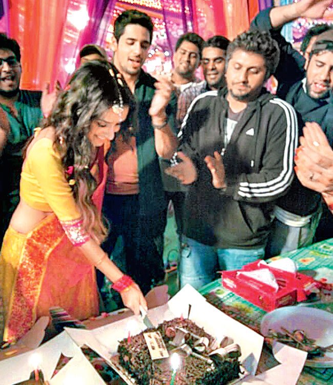 Ek Villain Diaries.....Cutting the Cake on the Sets...       Happy Birthday Shraddha Kapoor 