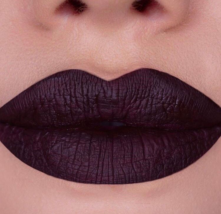 tartecosmetics's tweet image. The perfect black 🍒 lip. Our tarteist™ quick dry matte lip paint in acid wash! SHOP NOW: bit.ly/2lXV1lv 👄: @lipsonfire_