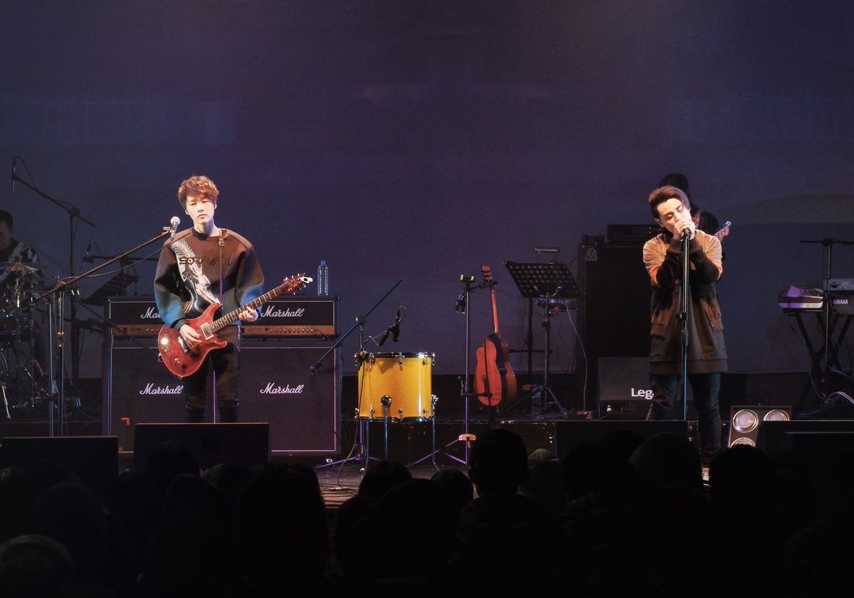 ioband's tweet photo. #DoItForio
#ioMISSioNTaichung
#MissionComplete
#Feb112017
#liveConcert #liveband #Taiwan https://t.co/YBXNmIl5jH