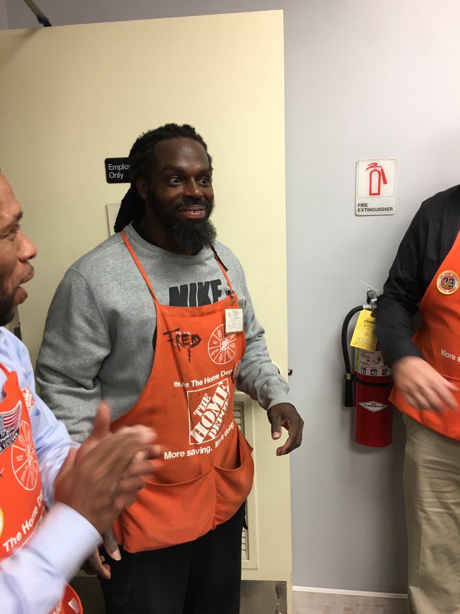 scottacorbin1's tweet photo. Congratulations Freddie for being associate of the year 2016!! Thank you for all you do @TTChapman13 @kozel_jennifer @STaylorTHD https://t.co/JM9pERKIey