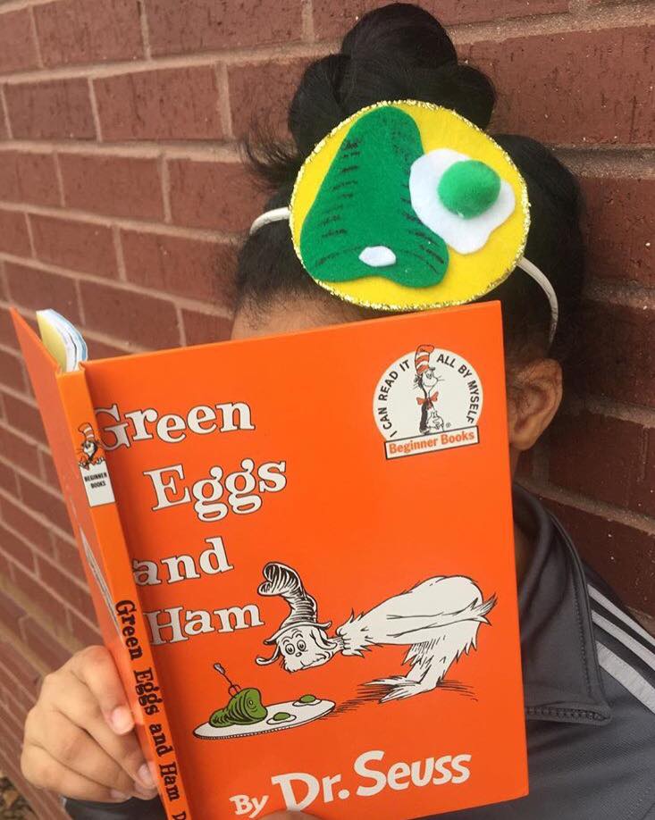 🎉 It's someone's birthday today and we're celebrating!
#ReadAcrossAmericaDay
 📸: Ashley Daniel / Scholar: Zoe (4th Grade) <a href="/KIPPSTRIVEK_4/">KIPP STRIVE Primary</a>