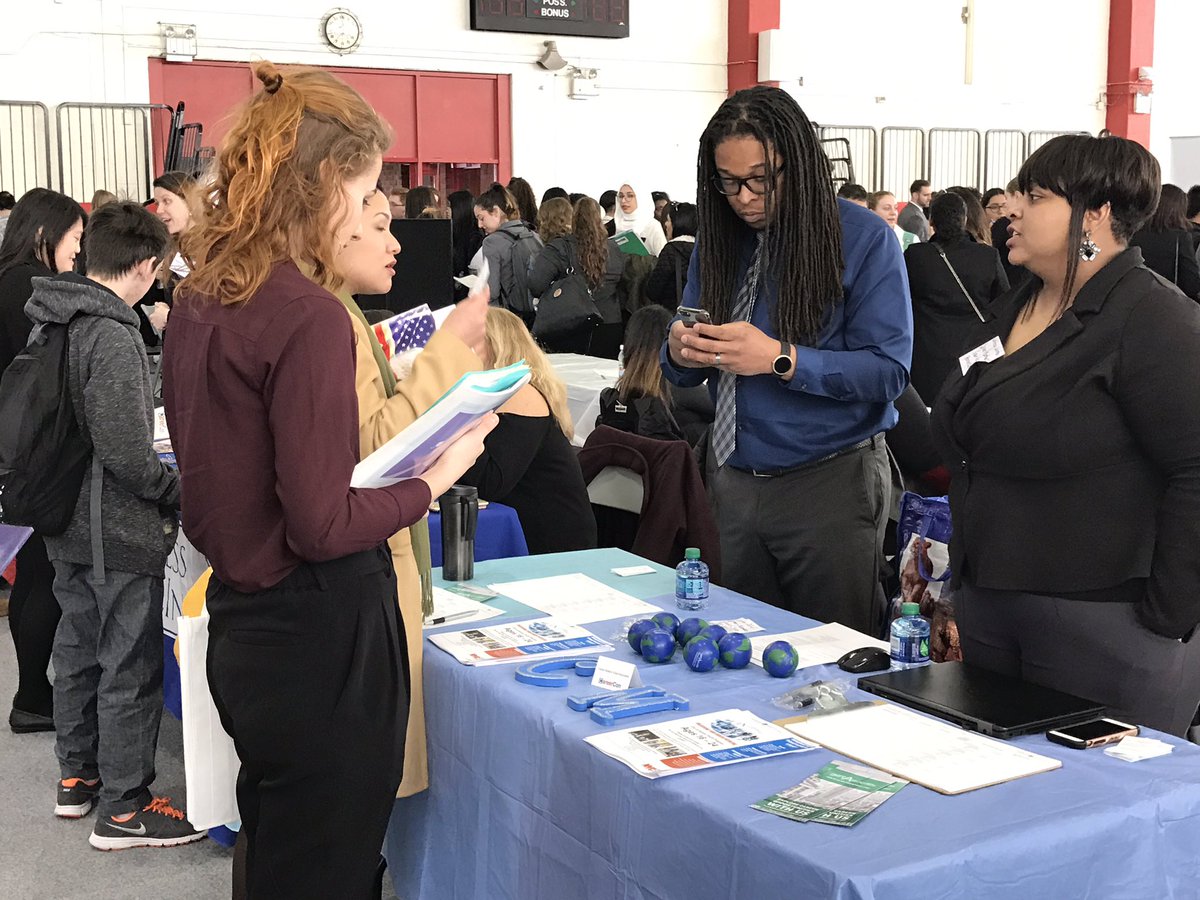 Erlenwein's tweet image. District 31 - 2017 CareerCon  Career Fair Session @SIBFSC @SITech_SO @SITech_HS #30KDegrees @StJohnsU