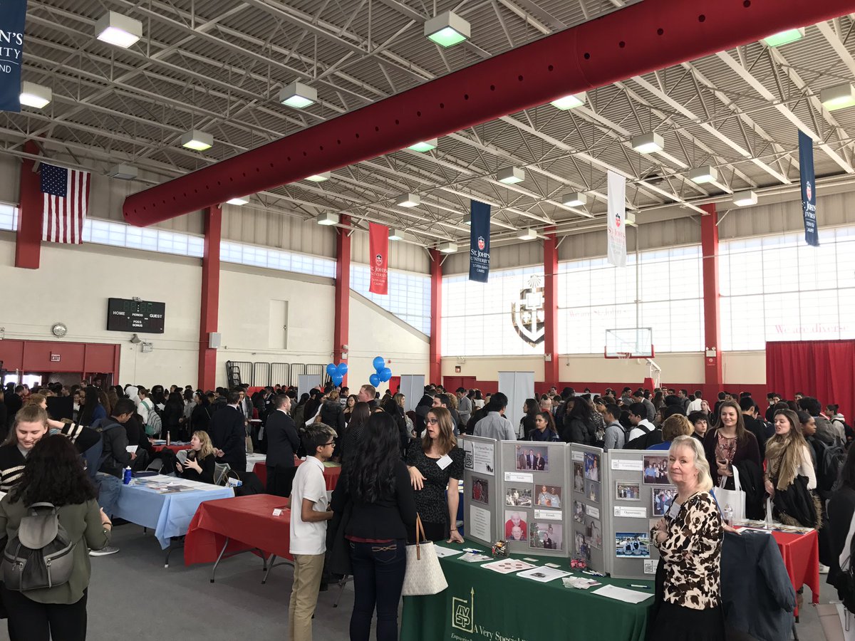 Erlenwein's tweet image. District 31 - 2017 CareerCon  Career Fair Session @SIBFSC @SITech_SO @SITech_HS #30KDegrees @StJohnsU