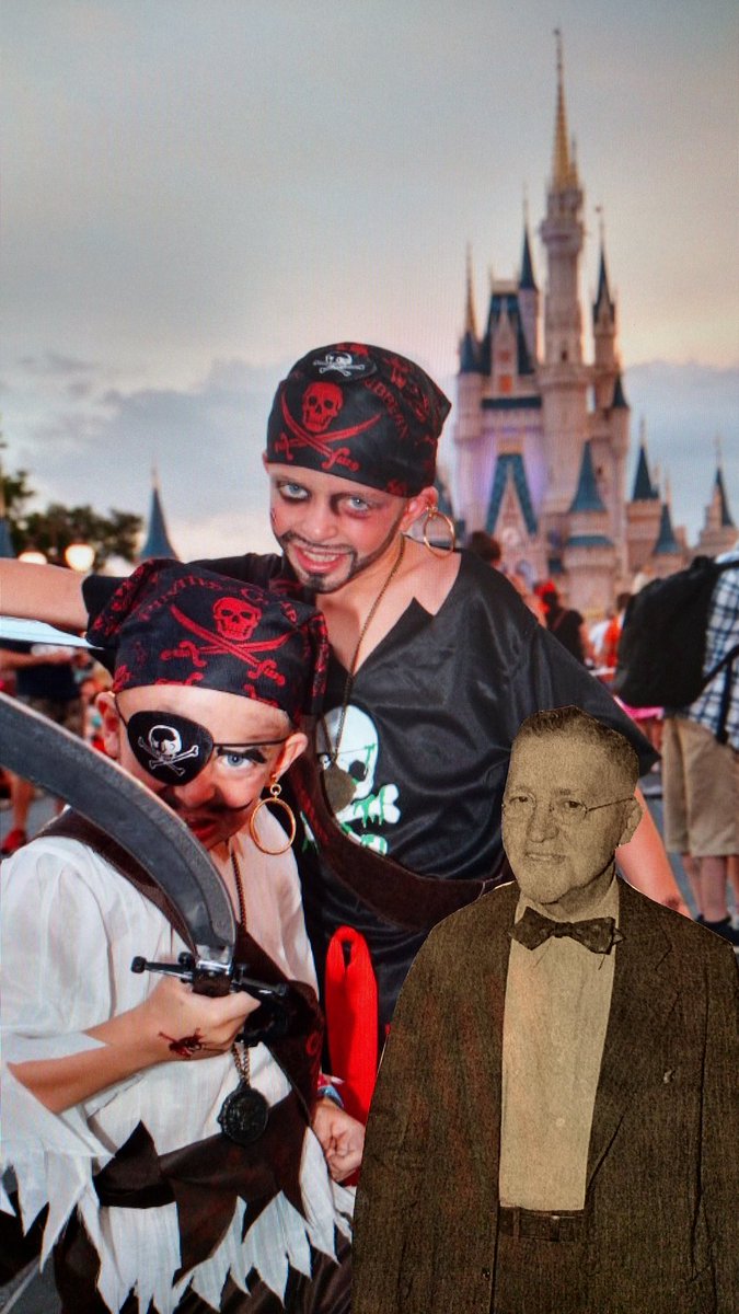 JCardassi's tweet image. Flat Freddy in #WDW #FreddyAwards @freddyawards  @StateTheatrePA  @FredtheGhostPA