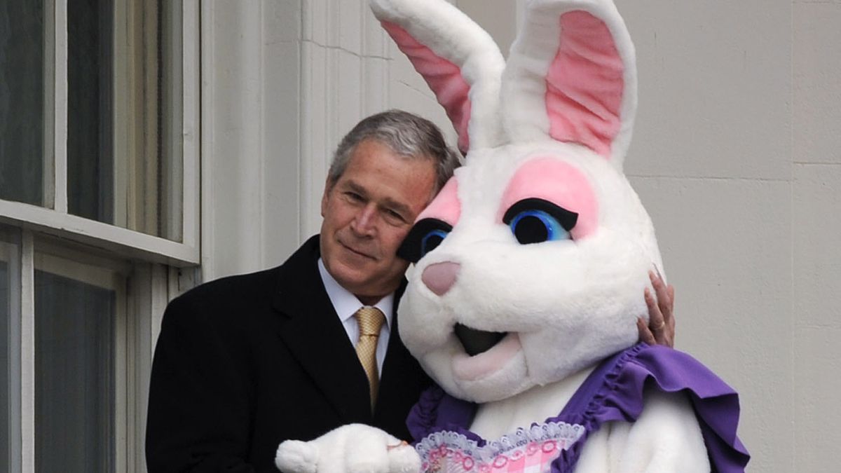Sean Spicer’s tragic fall from grace as White House Easter Bunny. tili. 