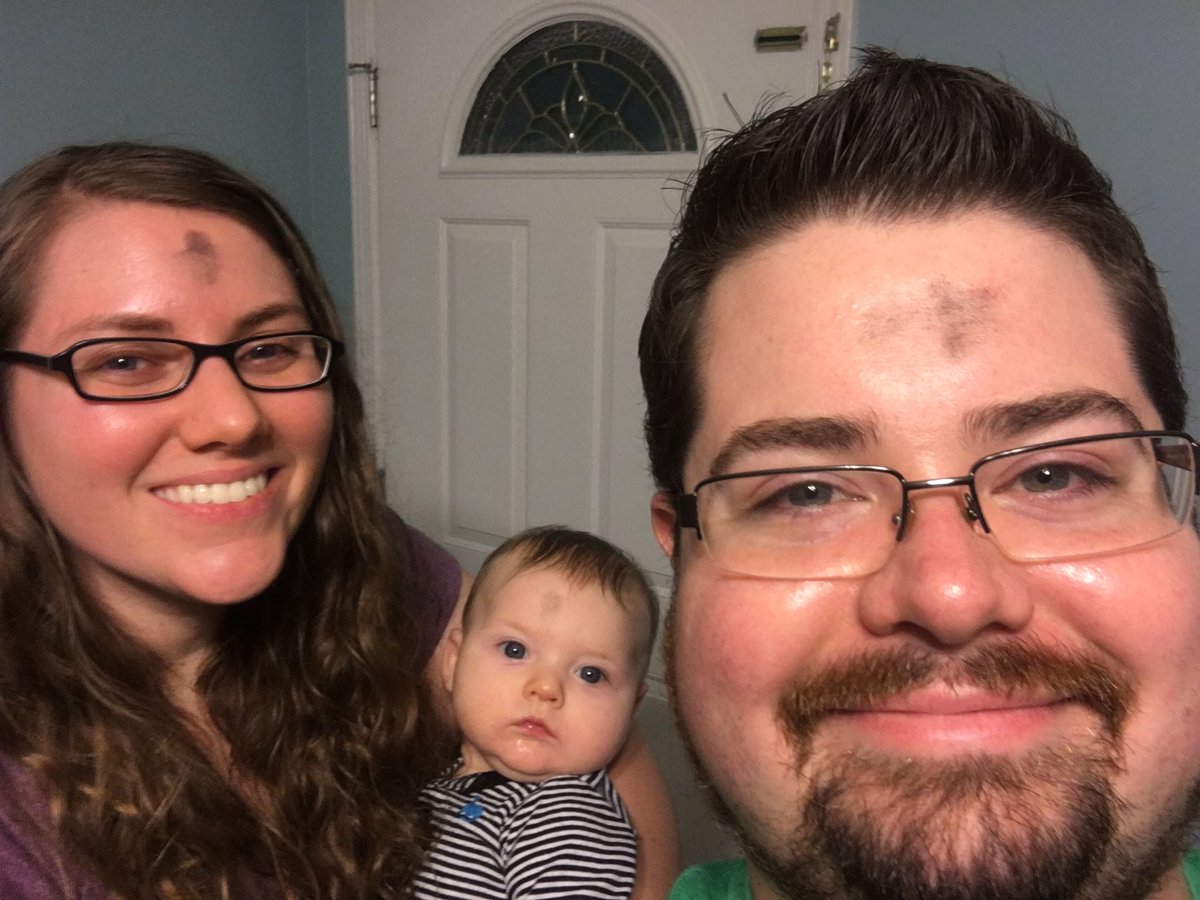 HolyFamLT's tweet photo. Have a blessed Lent, everyone! #ashtag #hflt https://t.co/tJevSDslYe