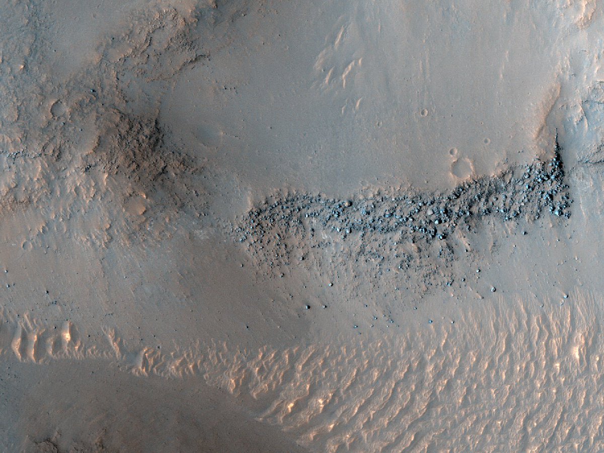 HiRISE's tweet photo. HiPOD: Crater Floor Near Ladon Valles – https://t.co/GPRiGXyBC5 https://t.co/FwxoCxoXct