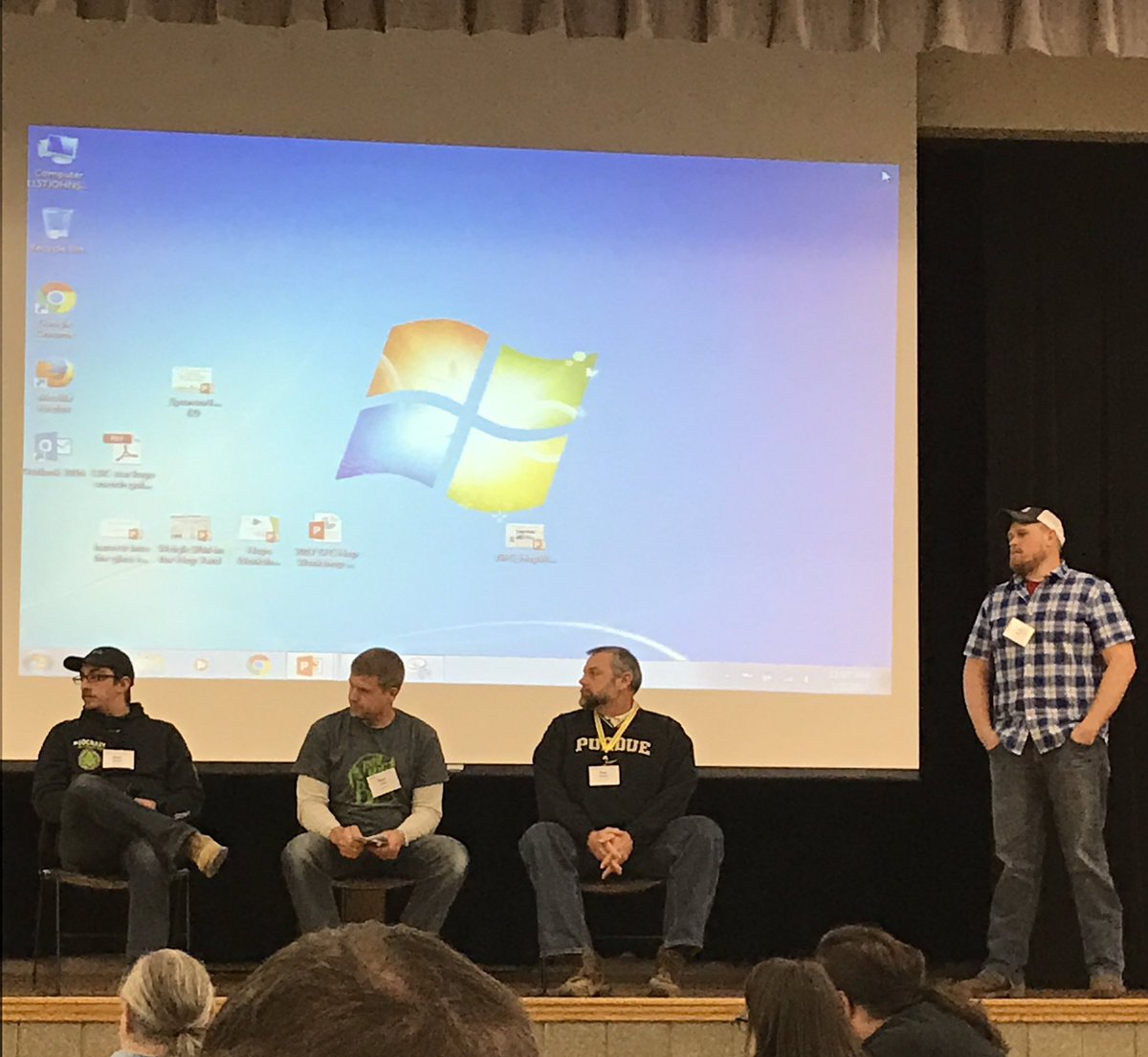 libertyhopfarm's tweet image. Hop growers panel at the Indiana Small Farms Conference Hops Workshop @IndyHighBines @crazyhorsehops @HoweFarms