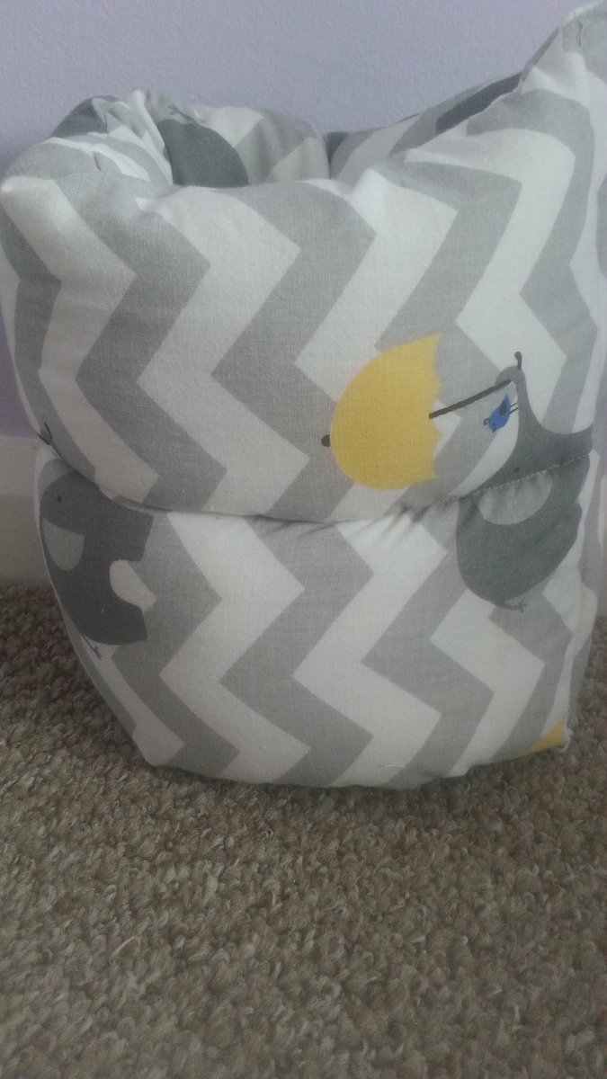 davorahandmade's tweet photo. Another one on its way to its new  https://t.co/Umv2jlN84n #breastfeesing #supportpillow #armpillow #babyfeeding #nursing https://t.co/pkDyd5vwxc