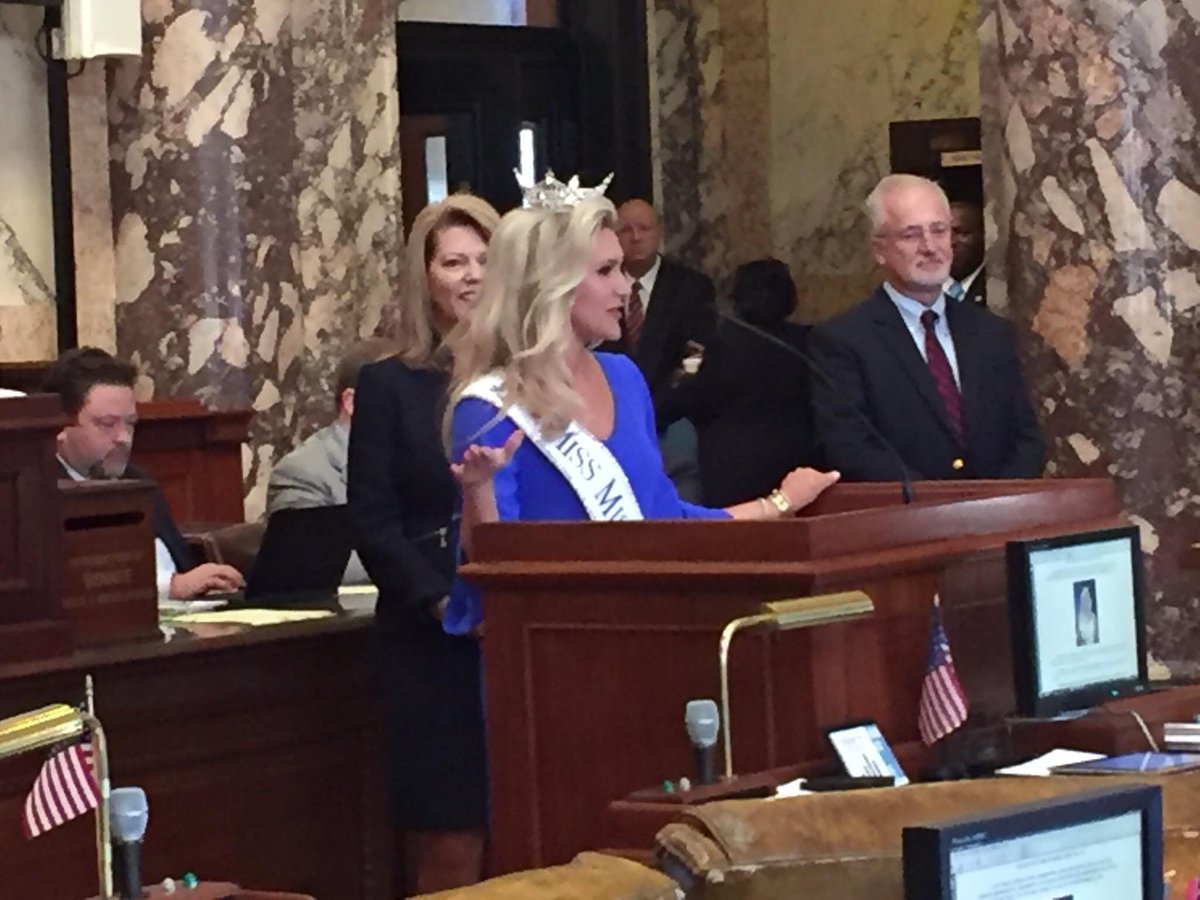 MissMSCorp's tweet image. Thank you @tatereeves and @SallyDoty for welcoming @MissAmericaMS &amp;amp; allowing her to address the Senate on anti-bullying legislation.