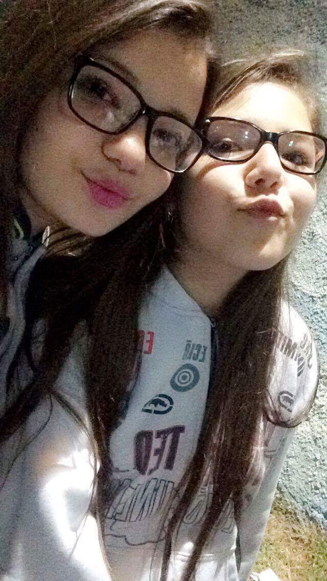 ana_lsr1's tweet photo. gêmea linda 😍😍 amo https://t.co/b9yS7hlZ0w