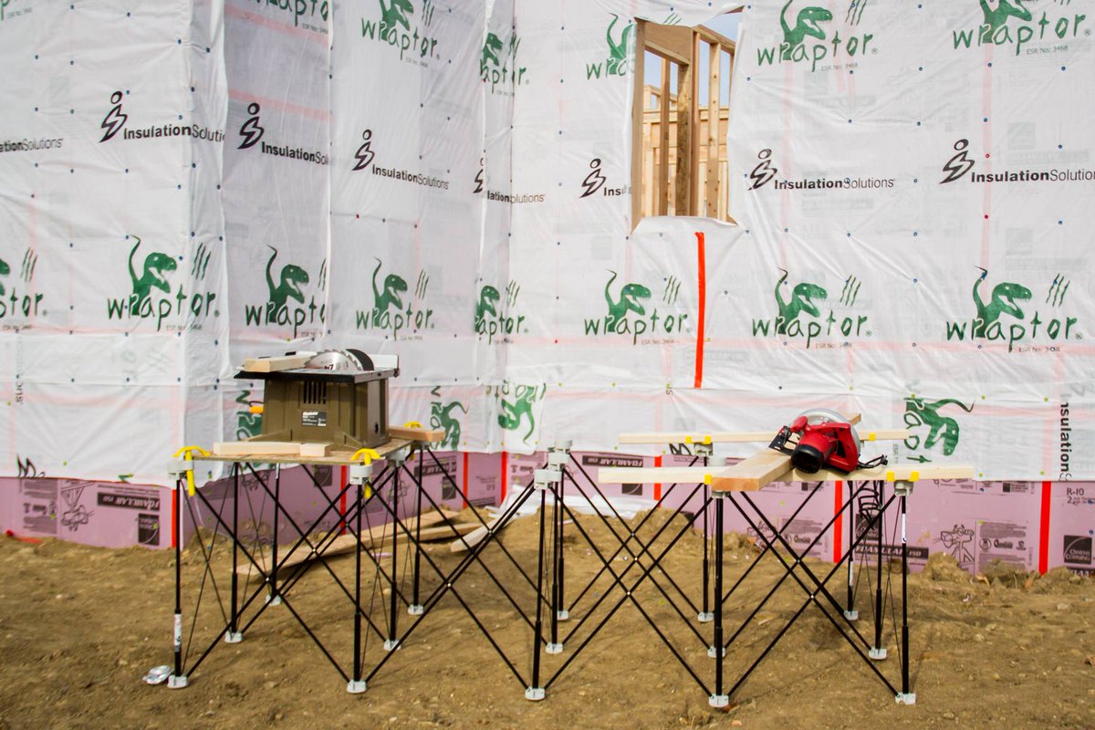 BoraTool's tweet photo. The 4'x8' #CentipedeSupportXL creates a massive work space on any #jobsite - perfect for setting up multiple #benchtop power tool stations. https://t.co/rkQebVDIyo