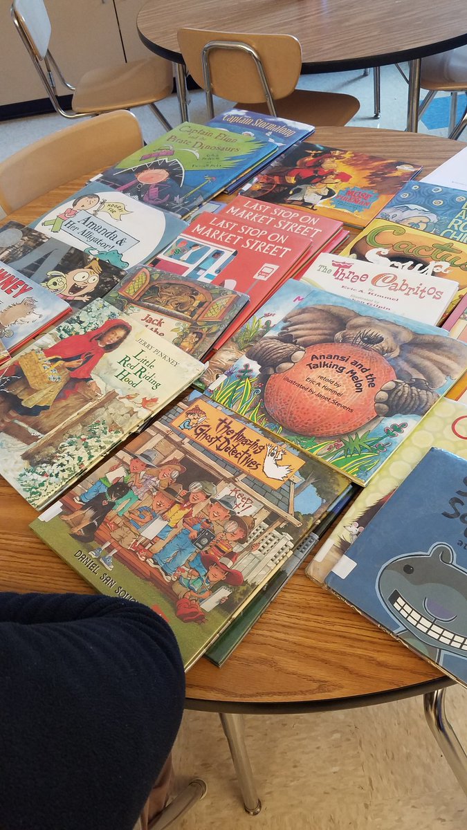 SShriver_Pcc's tweet photo. #ReadAcrossAmerica thank you to all our guest readers @ShriverES @Principal_SSES https://t.co/qco3HBKmVI