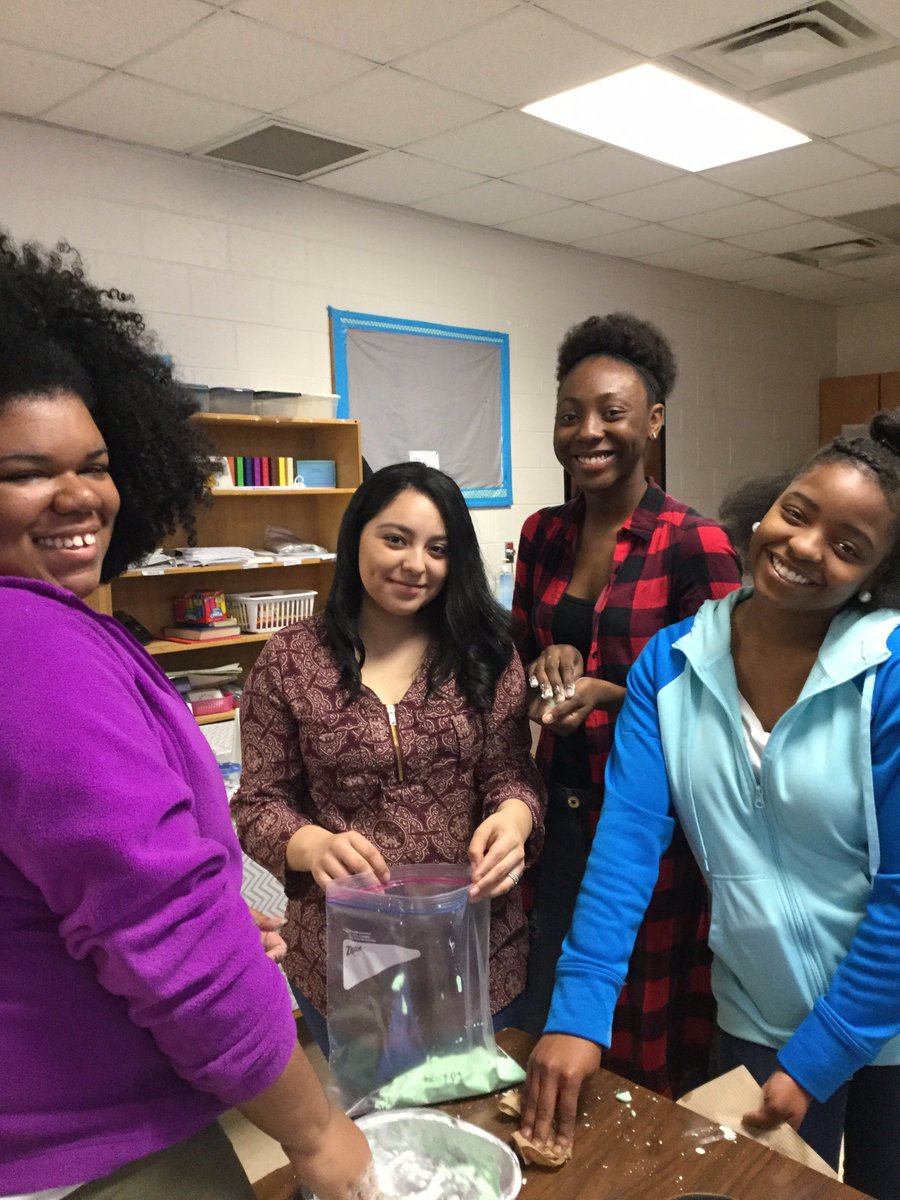 SalisburyHSMC's tweet photo. Help Desk students rock Read Across America Day with read alouds, ooey-gooey-Oobleck, and snacks..fun for everyone! #rssraa #SHSHornetNation https://t.co/tXR5k7FtCs