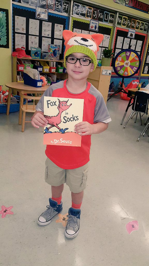 CampbellDriveK8's tweet photo. Happy Birthday Dr. Seuss! #ReadAcrossAmerica #mdcpsreadacrossamerica #cdk8invincible https://t.co/eYI86Aeonq