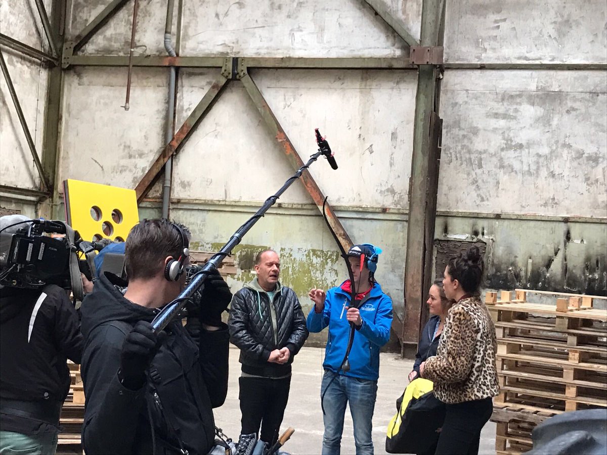 The_Sport_Box's tweet image. Vandaag erg leuke opnames gehad van Zapp Sport The Battle! Jongens tegen de meiden met Archery Attack! Later deze maand op de buis!