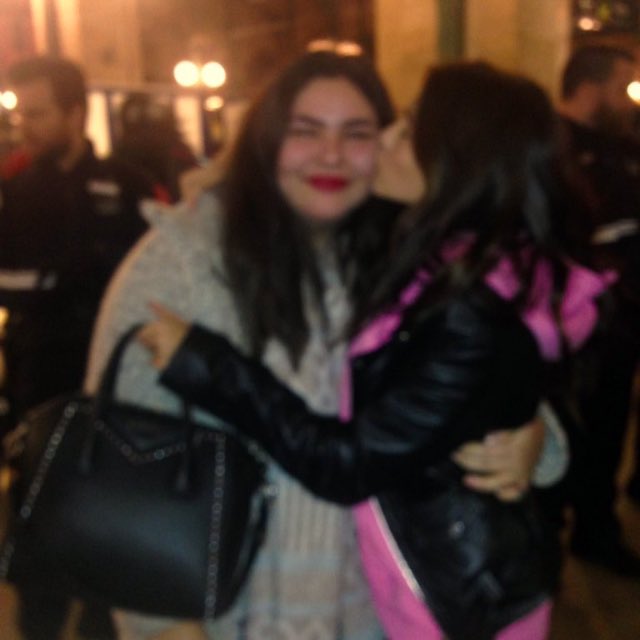 madsupdate's tweet photo. 📷| Madison Beer yesterday with fans in Paris, France

March 2nd, 2017 https://t.co/KE7bQEautz