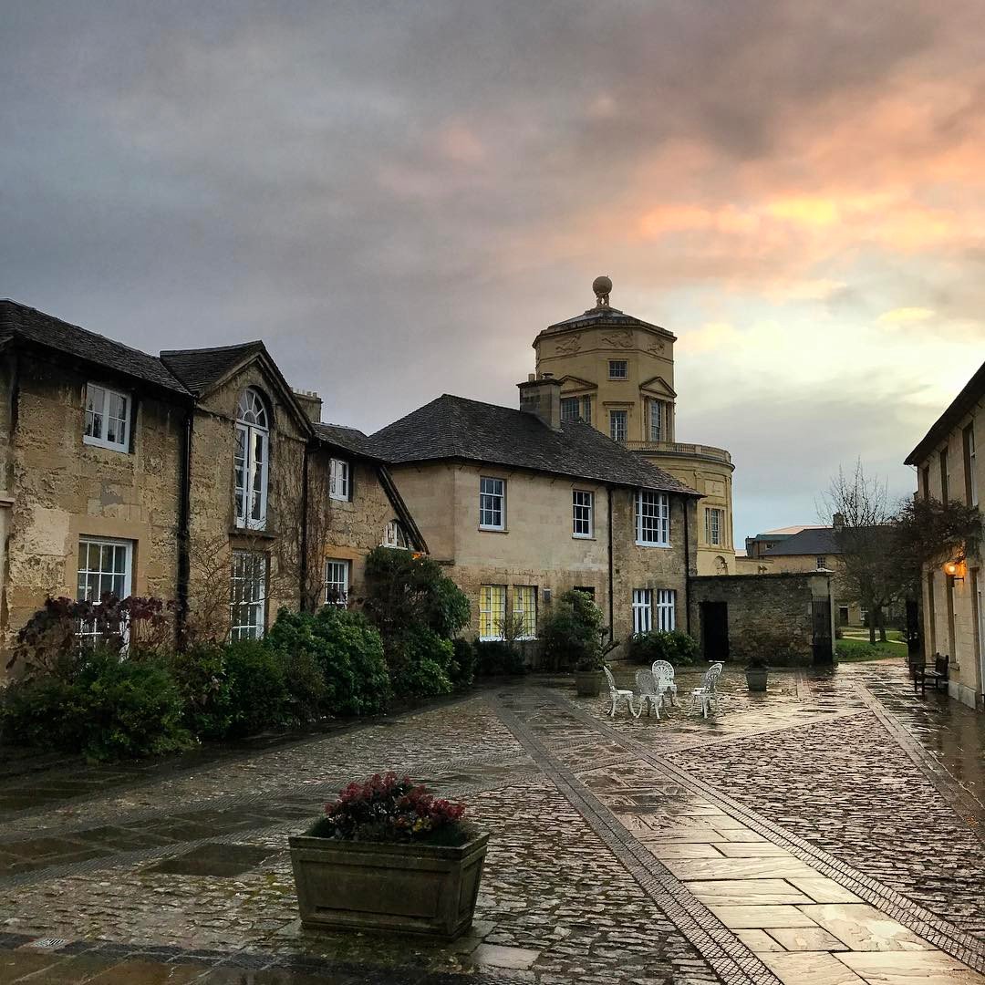 greentempleton's tweet photo. A stunning shot of the Quad by one of our students - please do send us your favourite shots of #GTC so that we can share them! https://t.co/LT3OGTsF0D