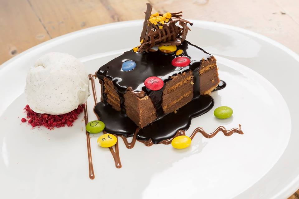 TipsiMiss's tweet photo. #MissTipsi se ha vuelto loca al más puro estilo Restaurante @mad_trece y se muere por un trozo de su tarta casera...
¿Os venís a merendar? https://t.co/3WPRu7vRdA