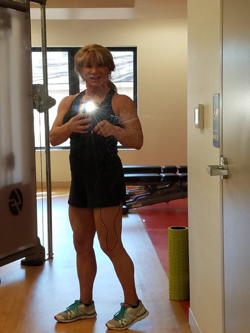 Quick Gym selfie from morning workout.. #femalebodybuilders #sessions https://t.co/iZXBOtESHz<a href="/tag/femalebodybuilders"class="tags">#femalebodybuilders</a><a href="/tag/sessions"class="tags"><span>#sessions</span></a>