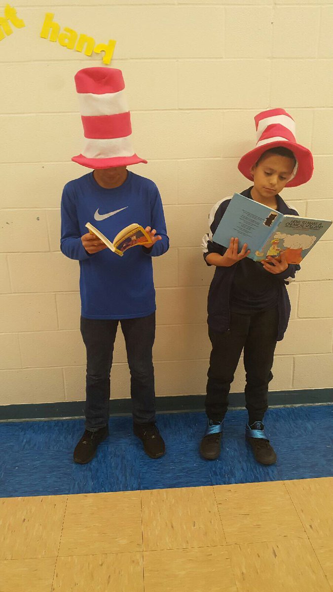 SSAISDDwightMS's tweet photo. #dwightstrong #DwightStudentsFirst Happy Birthday Dr. Seuss! Celebrating reading @SSAISDDwightMS @ssaisd https://t.co/IATgSIYpNX
