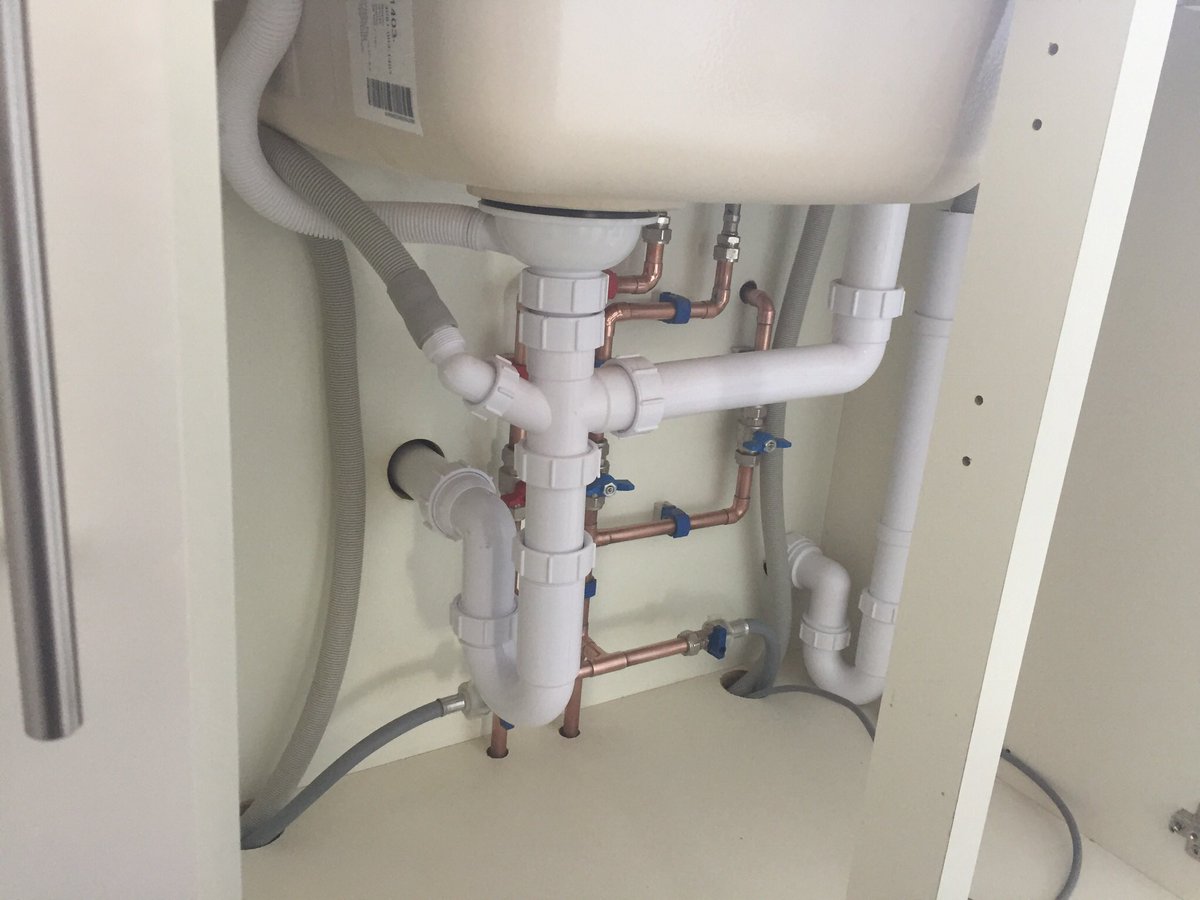 IanPlumbing's tweet image. Not a big boiler install, but still like to keep it neat &amp;amp; tidy under a sink
