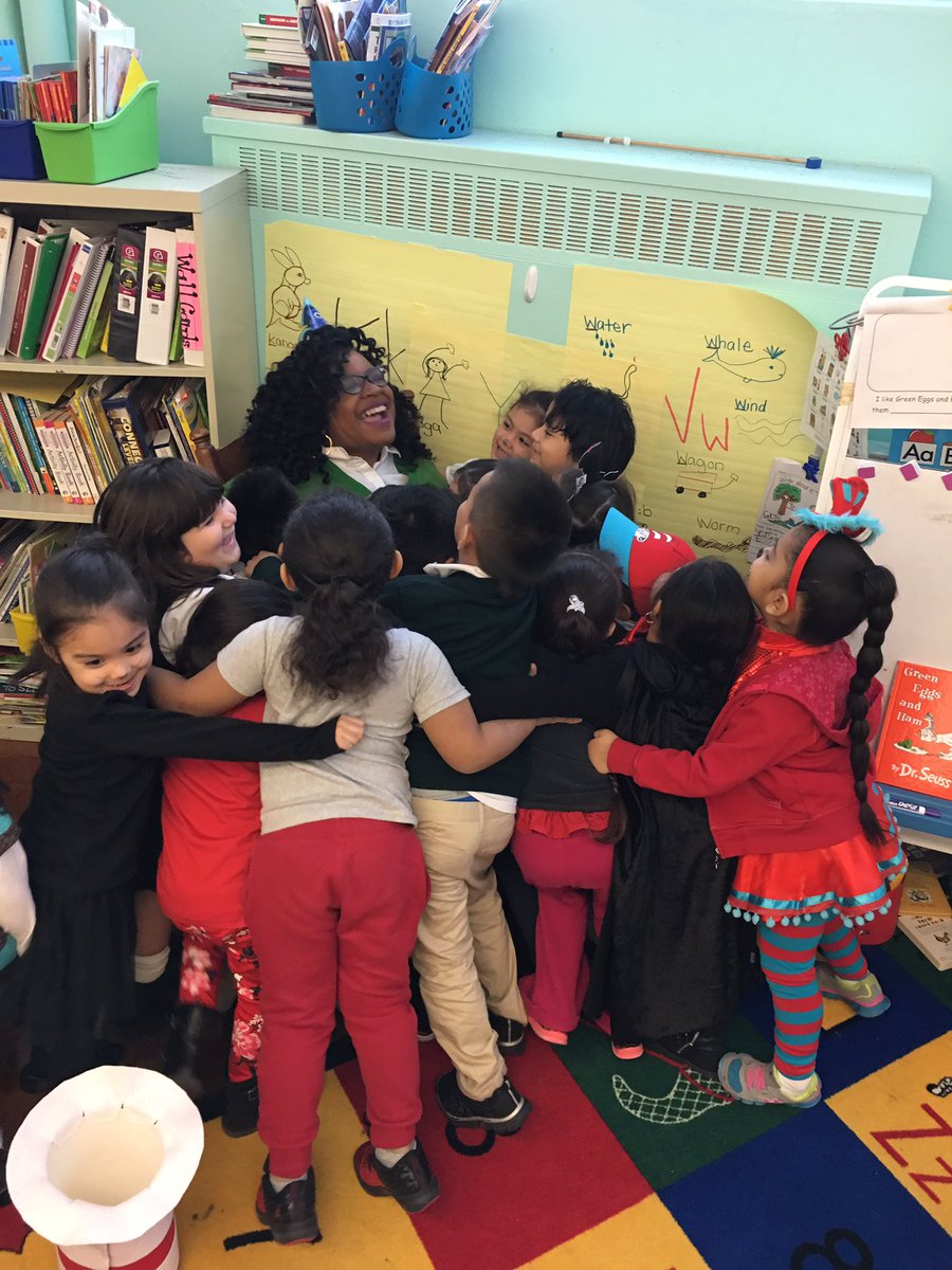 bhart610's tweet image. So much #saspride and love to @STCMilwaukee @rashidaevans. Thanks for reading to us!  #sasreadingweek