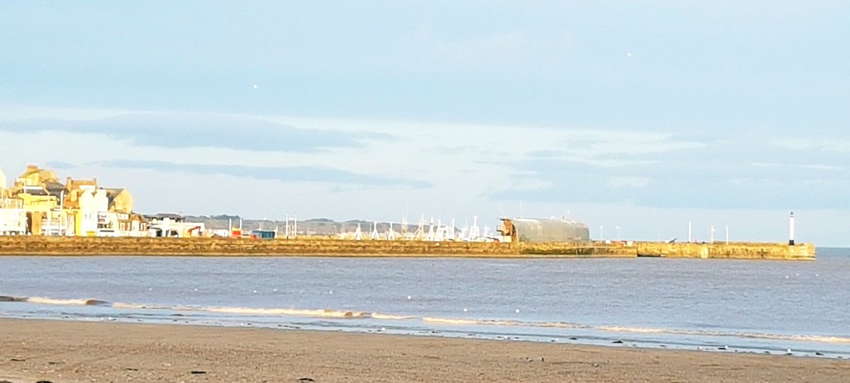 Beautiful night in #Bridlington for a #BelieveInEve supper <a href="/RichiesCafebar/">Richie's Cafe-bar</a>