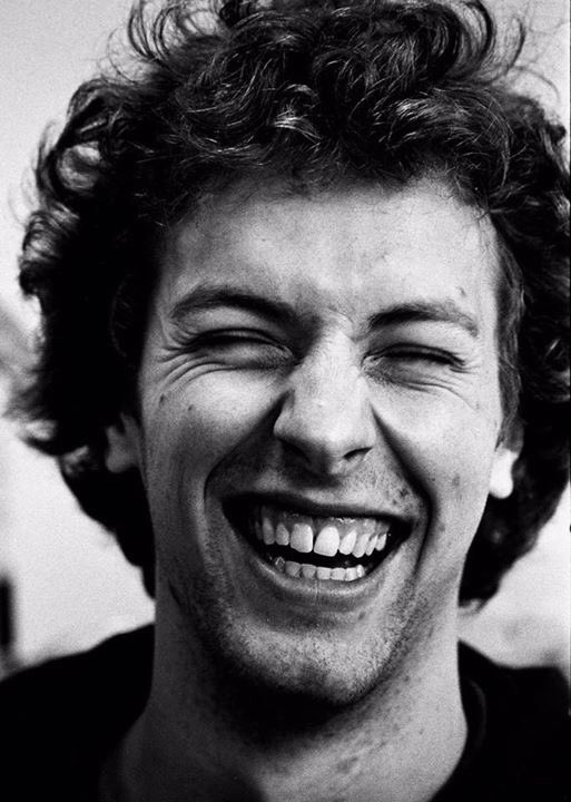 Happy 40th birthday to Chris Martin, our favourite frontman!!! 