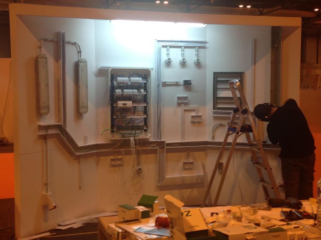 SchneiderES's tweet image. Muy buena 2ª jornada en el #SpainSkills que llega a su fín. Mañana más y mejor @IESAtenea @iesmanacor @iescorella #FPImparable #LifeisOn