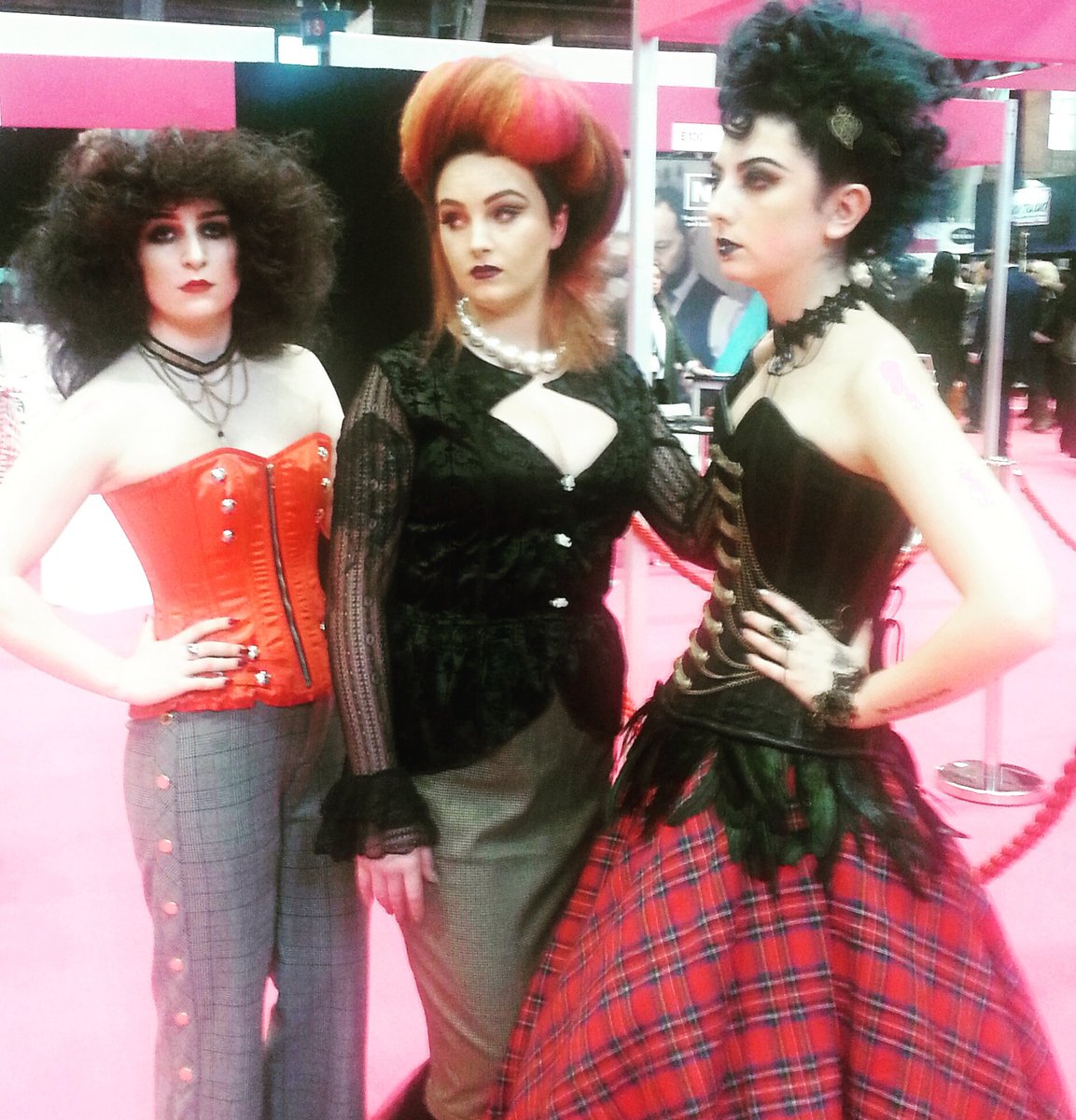 Akitoscissors's tweet photo. We loved the work from @UrbanhairArt  @prohairlive  #Manchester #prohairmag #prohairlive #ProHairlive2017 #hairclublive #OpenChairNight https://t.co/K5PFoke9Zp