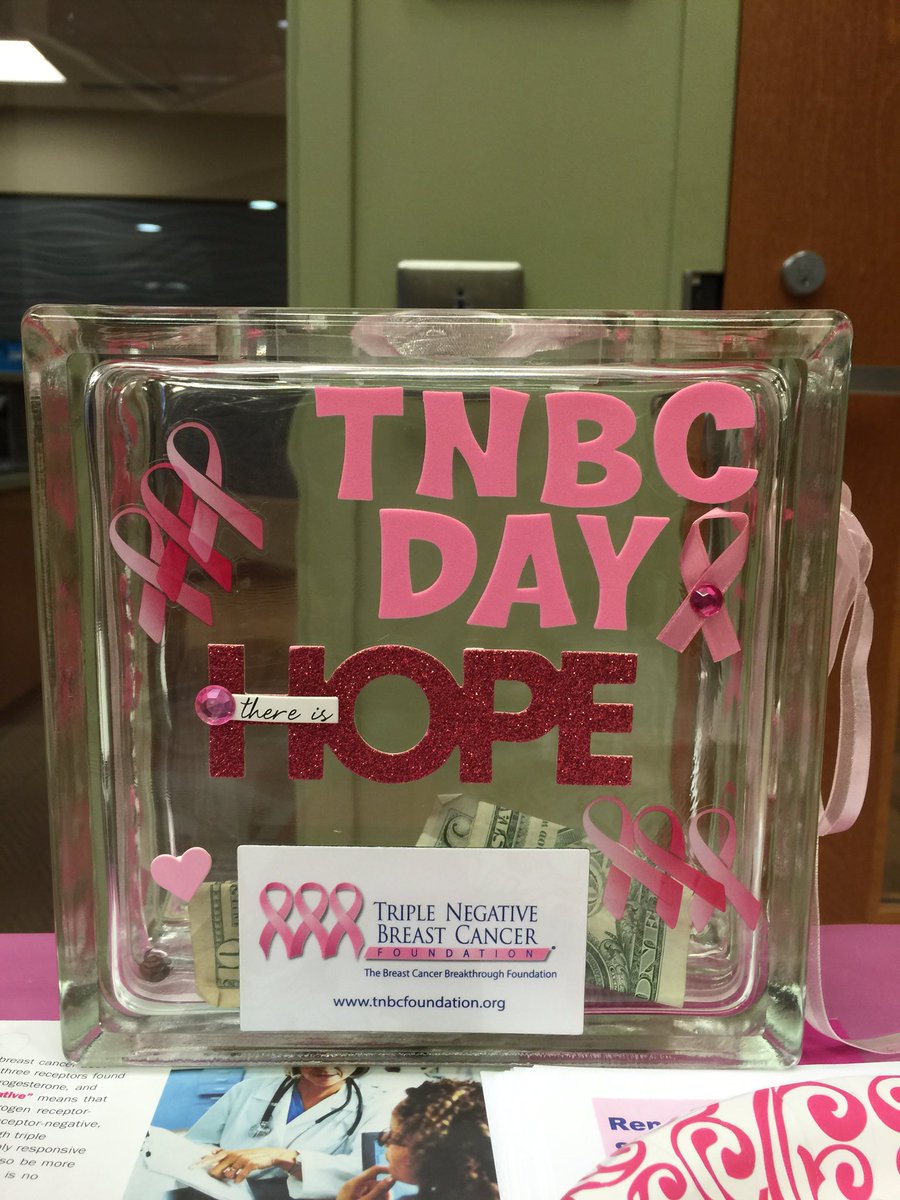 ImmohMD's tweet photo. @chrissybillauUT
We missed you yesterday !
#TNBCDay - an annual tradition @UToledoMed 
Many stood outside the door
And Porshia was there too https://t.co/9AtxcnKF0R