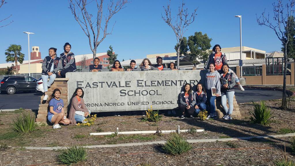 ERHSASB's tweet photo. ASB participating in Read Across America Day! ❤️🐴 https://t.co/vduPkBhpSt