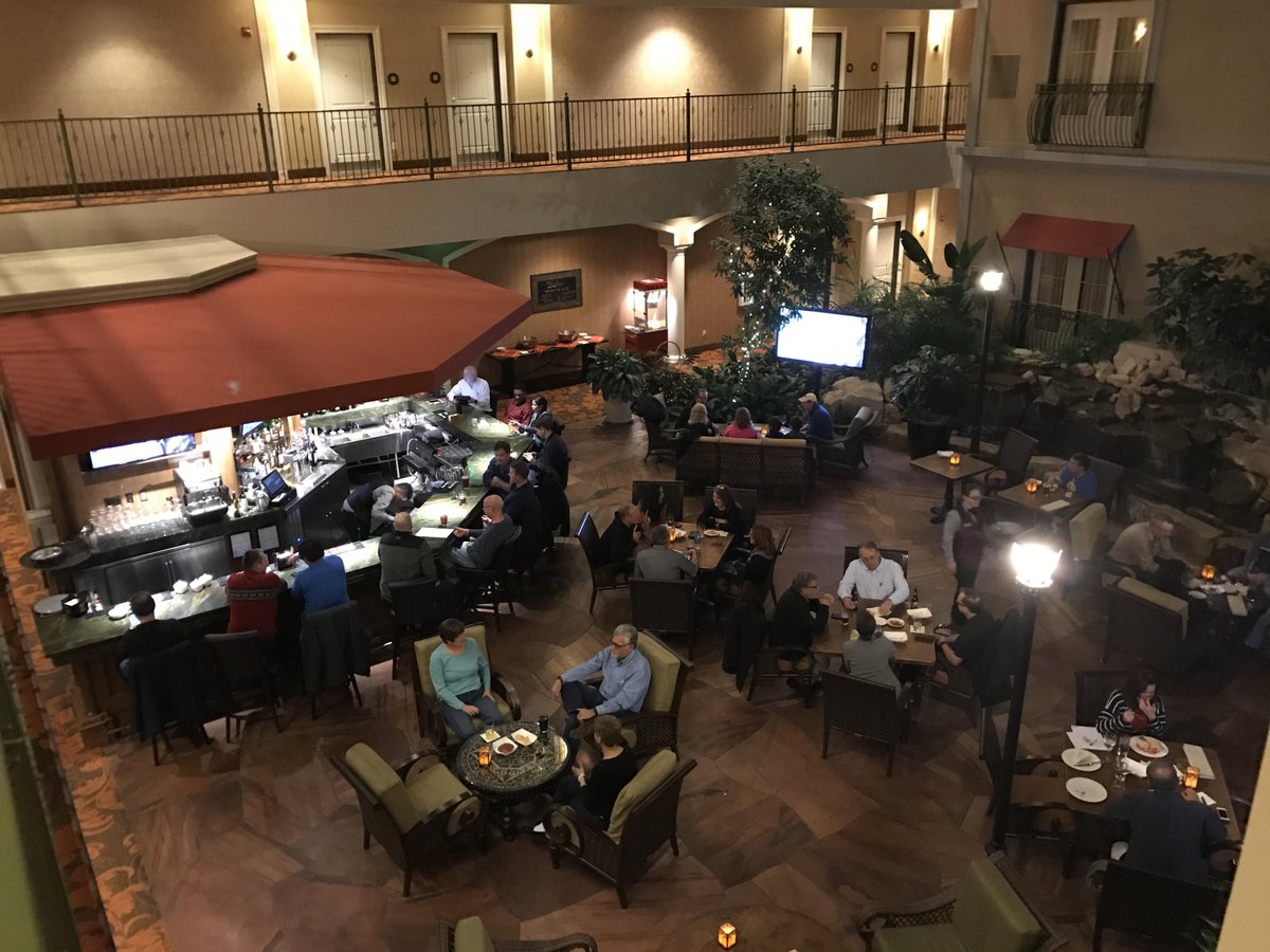 JardinWCS's tweet photo. Jardin: Good food. Good drinks. Good times! https://t.co/s3RcbQXnLn