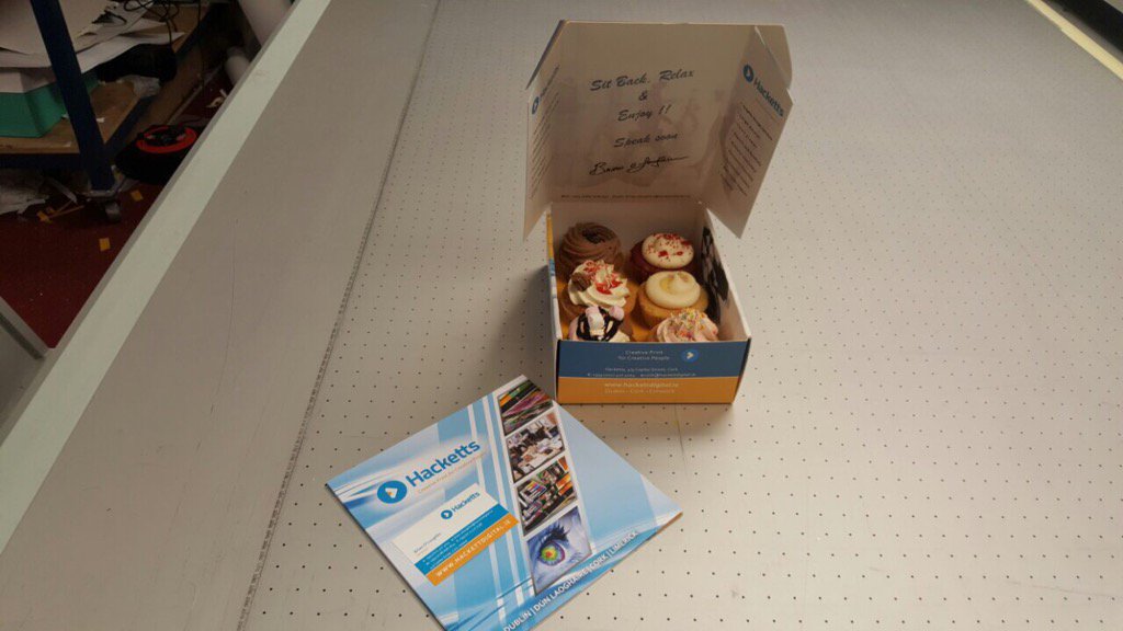daly_noel's tweet photo. Got to deliver something nice today #hacketts #CupCakes https://t.co/NdoEAwX3l4