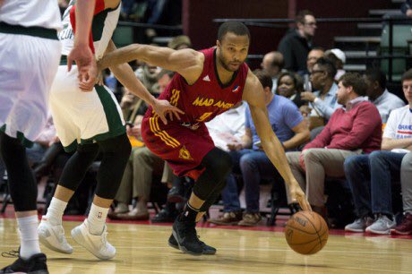 CMUMensBBall's tweet image. Last night, former CMU guard Chris Fowler made his NBADL debut with the Fort Wayne Mad Ants! He totaled 3 points and 1 assist in 3 minutes