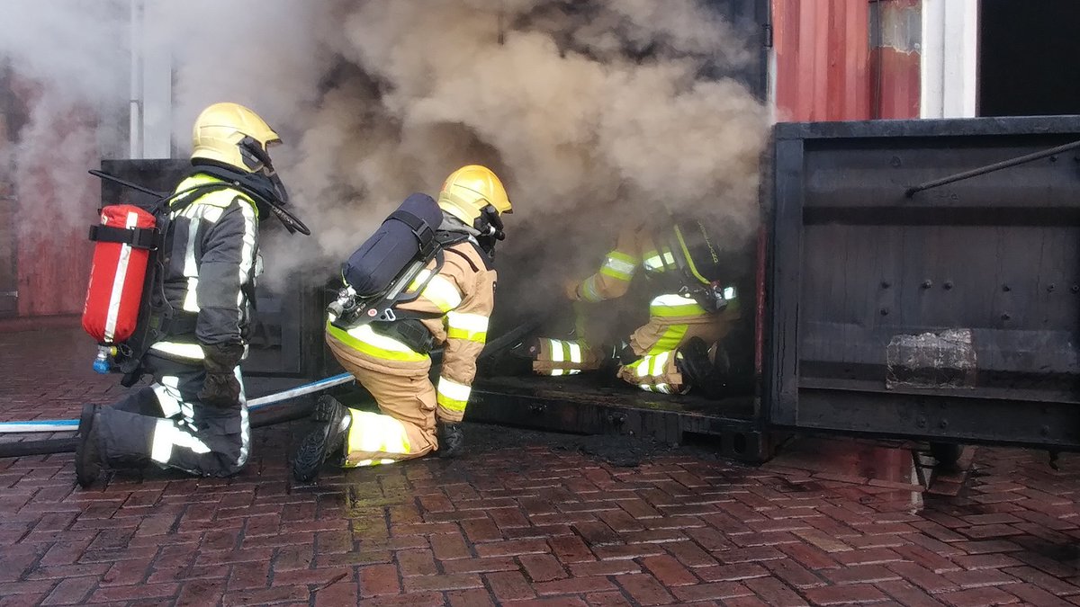 smokediverr's tweet photo. Op bezoek bij de buren #vnog leerzame middag als toetje de #AT06 #cfbt kennis delen ervaring op doen. Collegas bedankt! https://t.co/uagnSdf2Q1