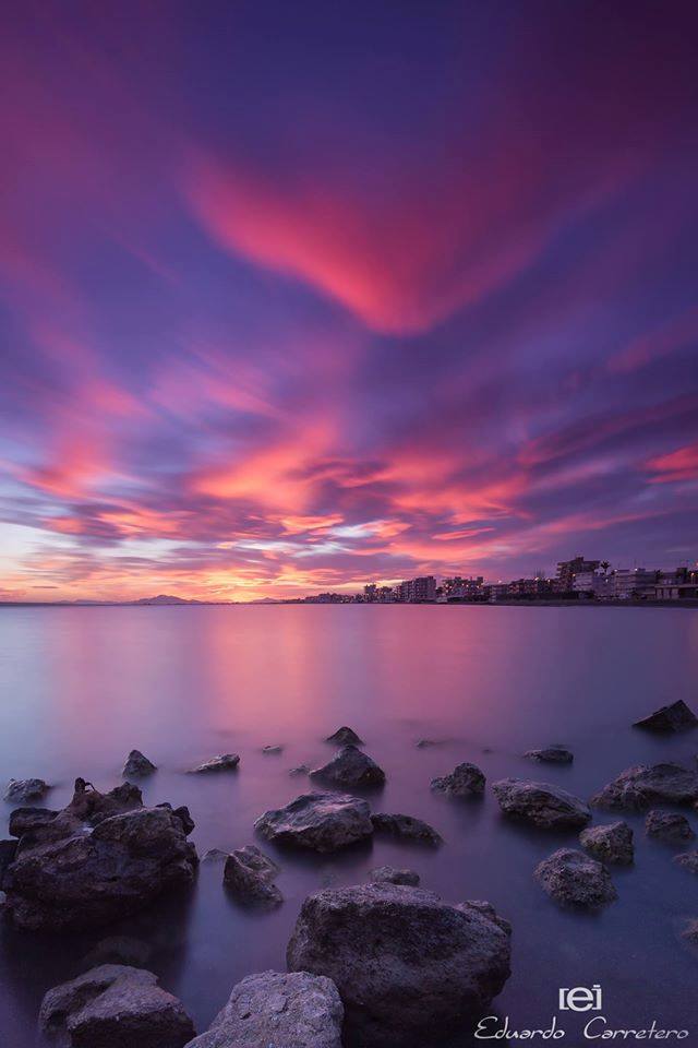 AFSP2016's tweet photo. Impresionante puesta de sol en @SantaPolaTurism @AQUIenSantaPola La fotografía es de @educarretero de @AFSP2016 https://t.co/UeTPujWbyA