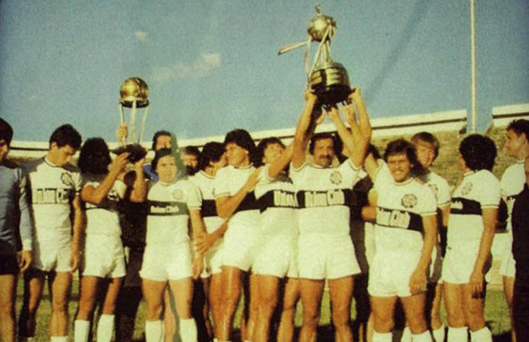 Hace 37 años <a href="/elClubOlimpia/">Club Olimpia</a> tocaba la cima del mundo ganando la Copa Intercontinental 🏆 shar.es/1UoTiG