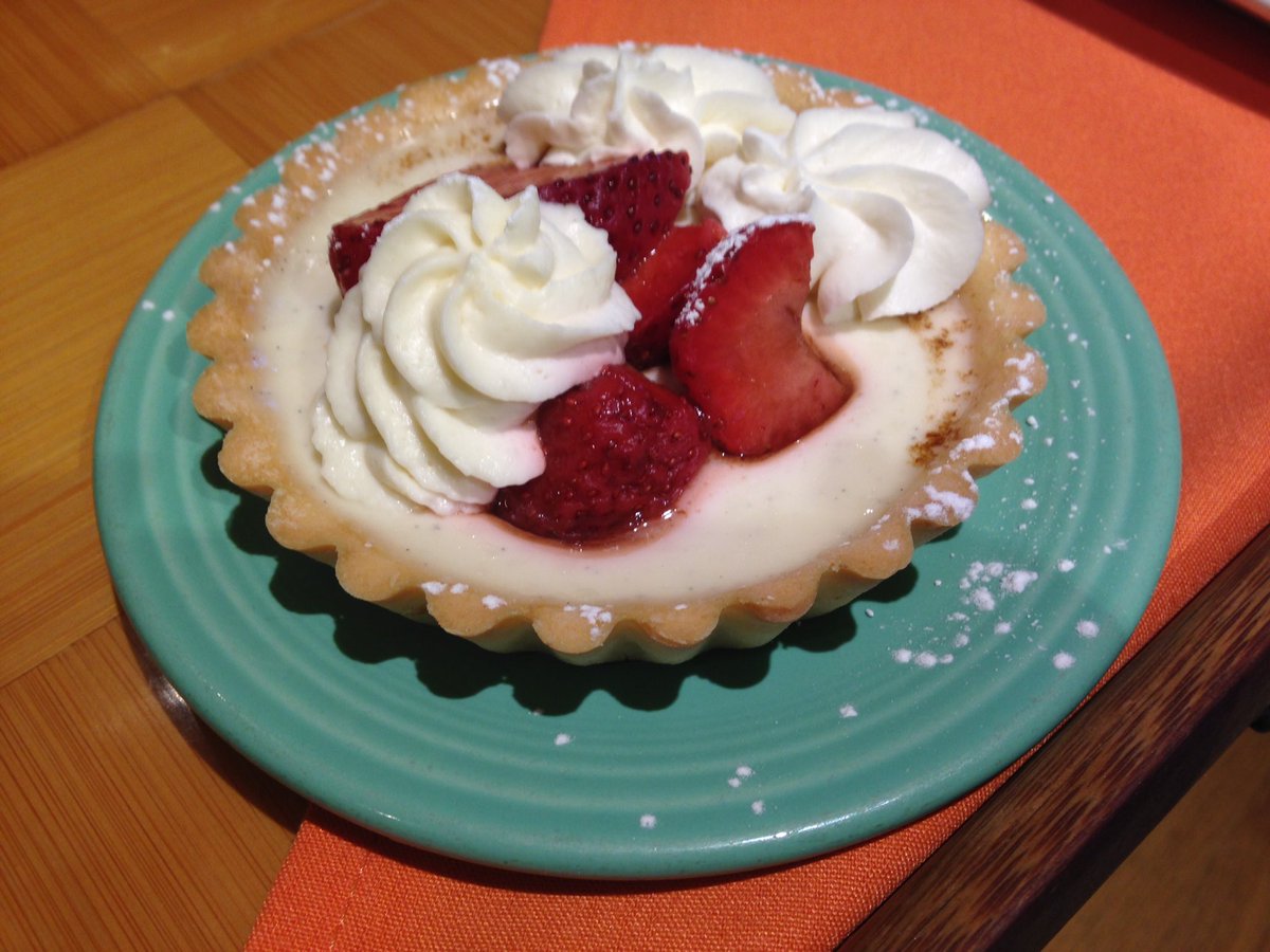 212Market's tweet photo. Panna cotta tart https://t.co/pIiC3kNbXg